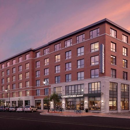 Отель Courtyard By Marriott Portland Downtown/Waterfront Экстерьер фото