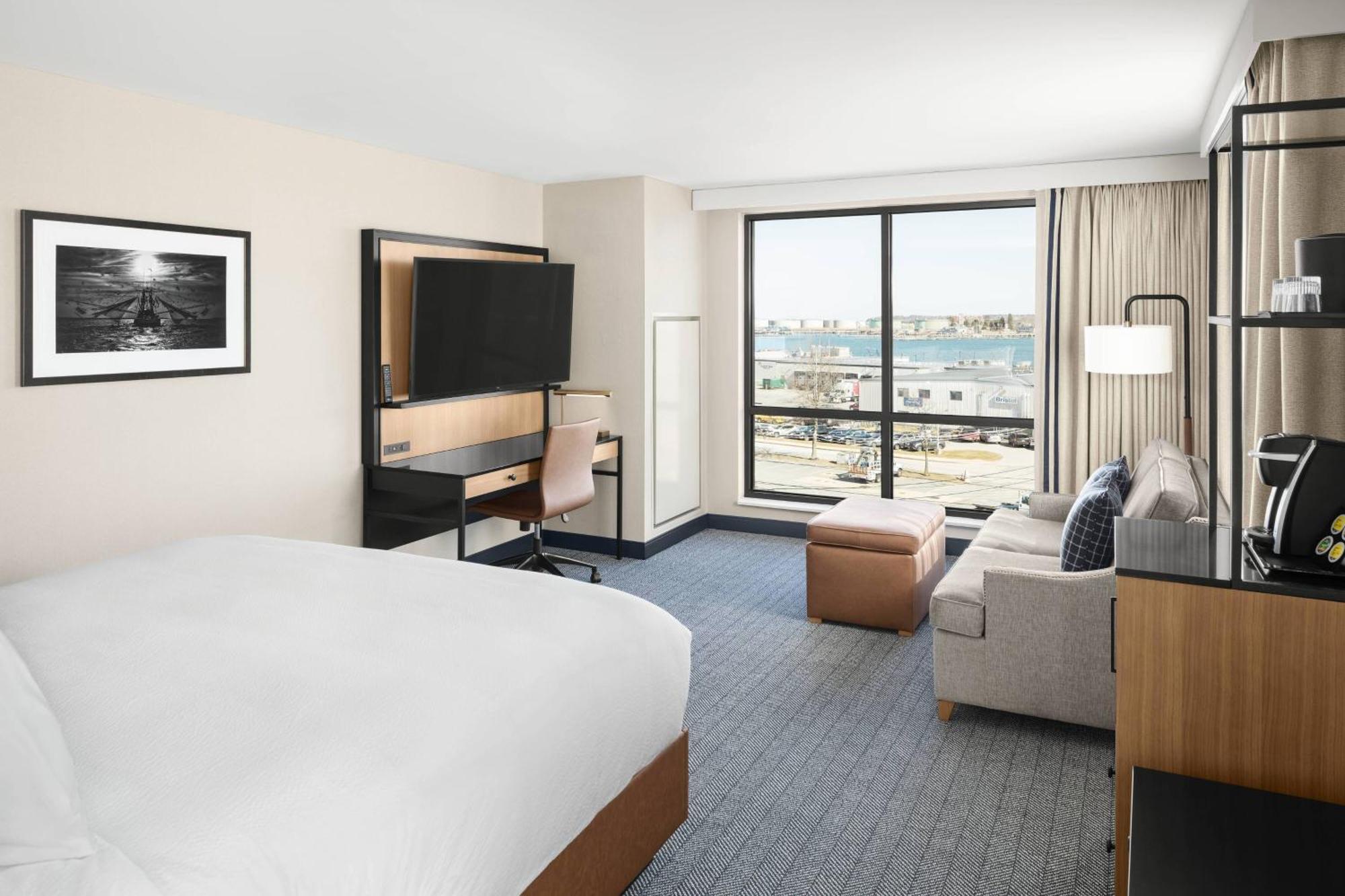 Отель Courtyard By Marriott Portland Downtown/Waterfront Экстерьер фото