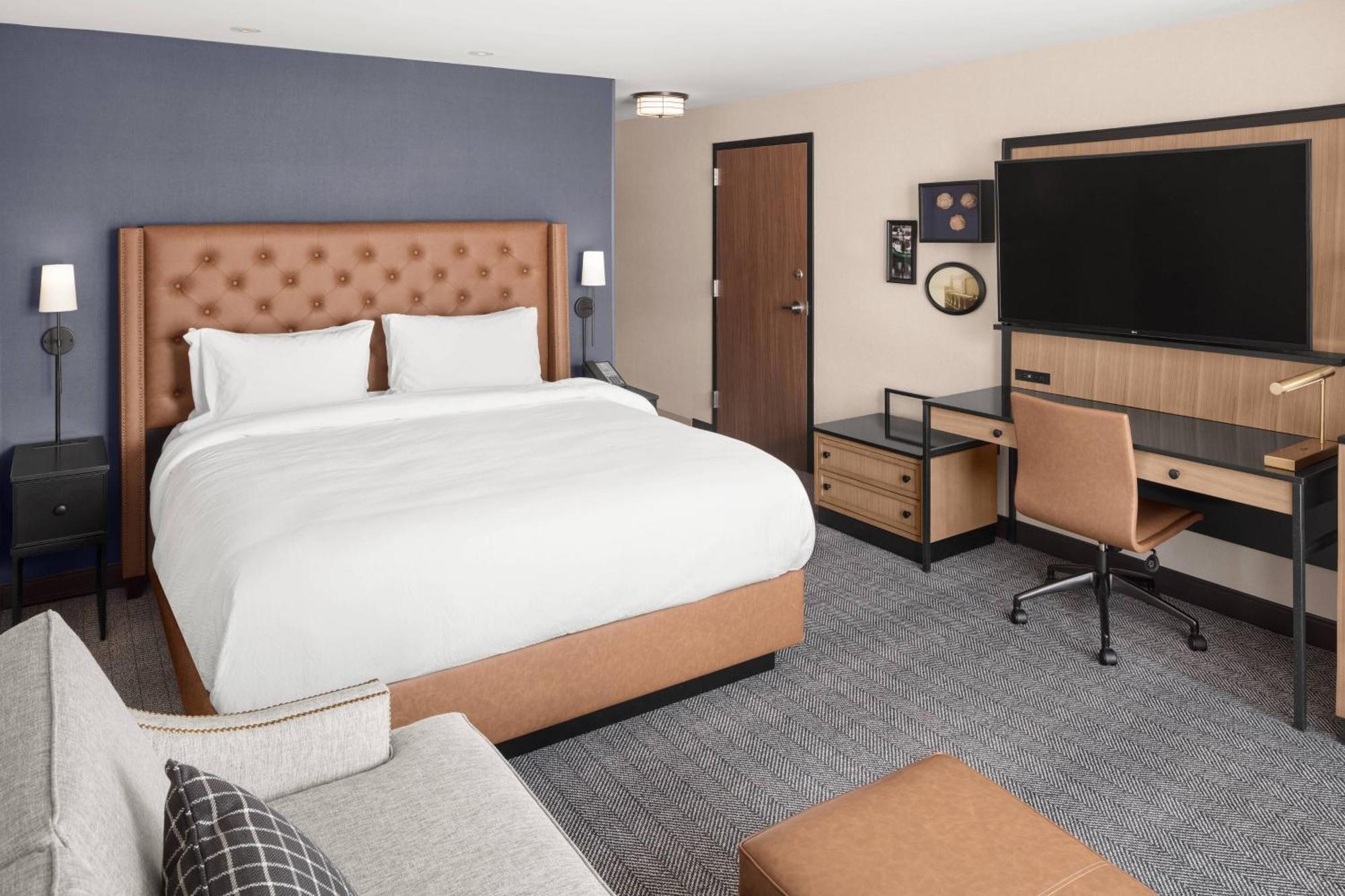 Отель Courtyard By Marriott Portland Downtown/Waterfront Экстерьер фото