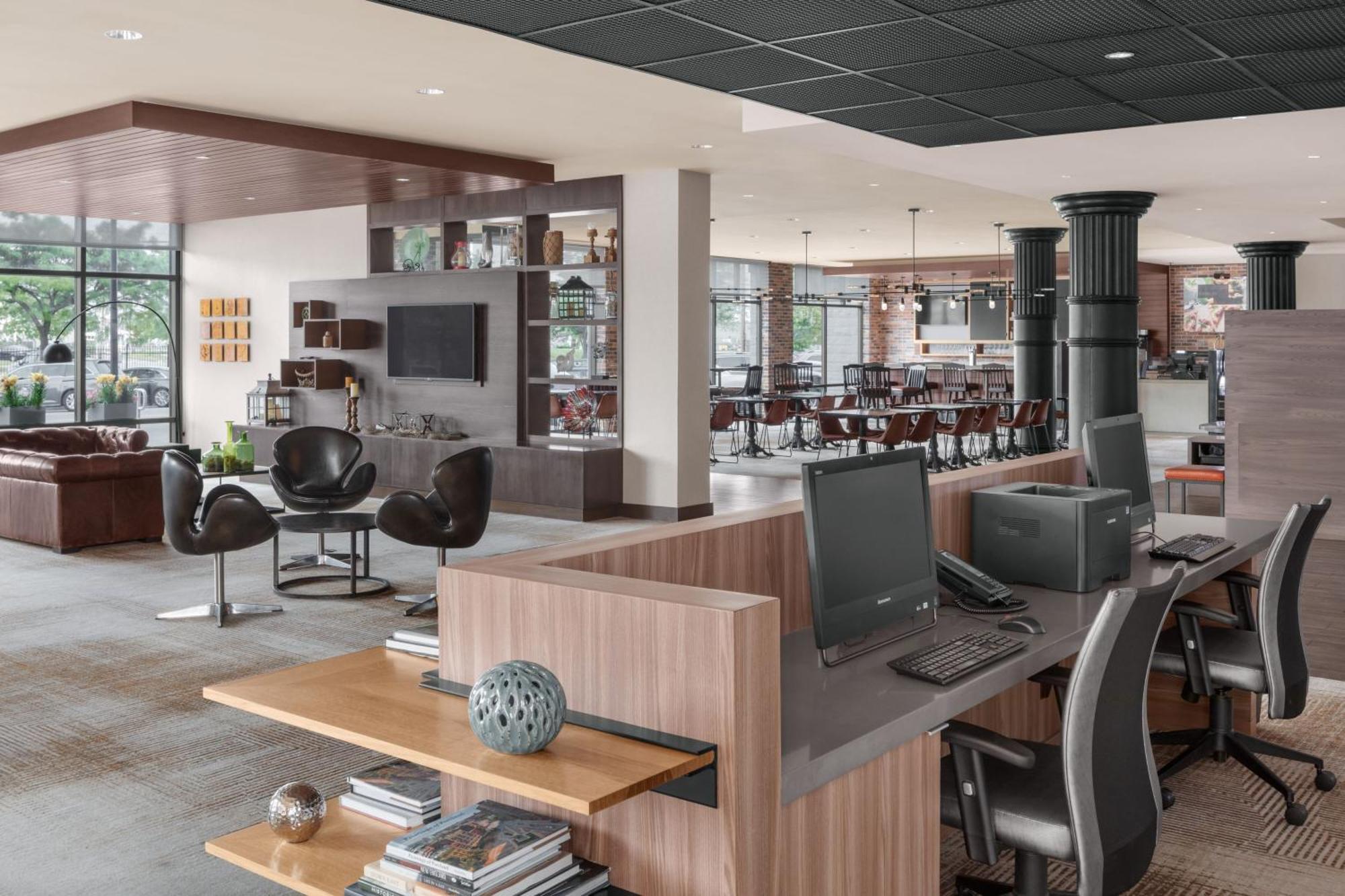 Отель Courtyard By Marriott Portland Downtown/Waterfront Экстерьер фото